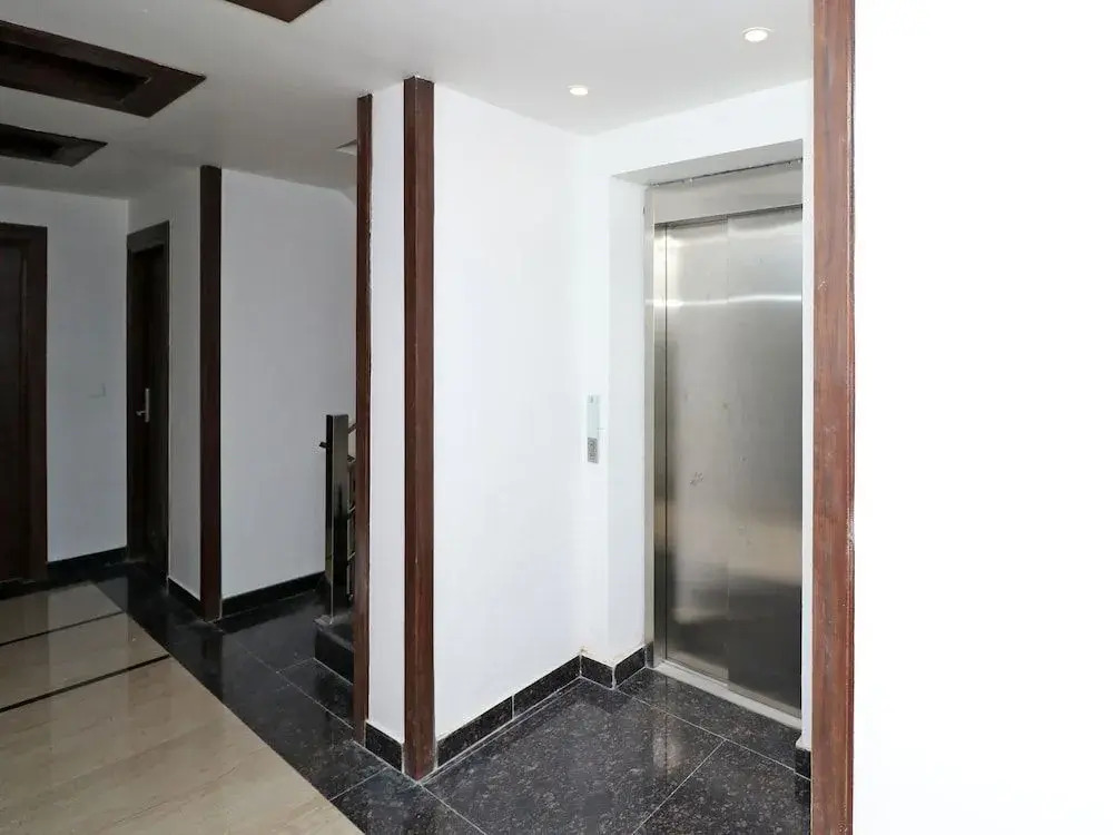 Capital O 26634 Grand Sm Regency