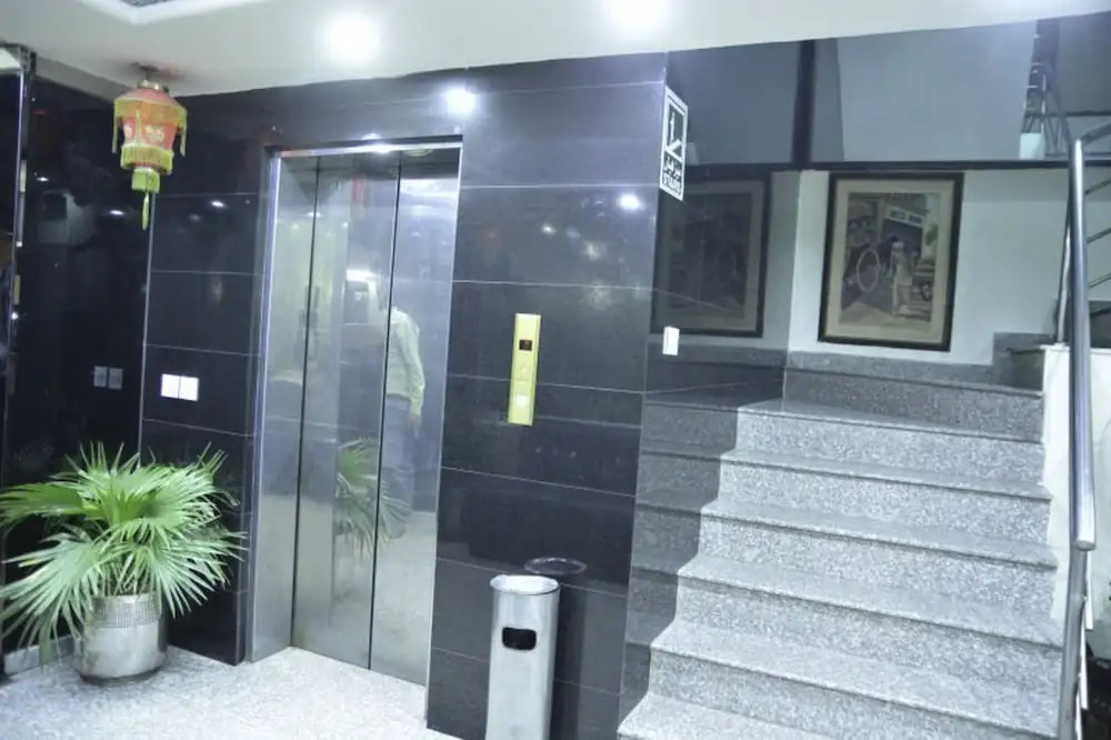 Mars Hotel Lahore