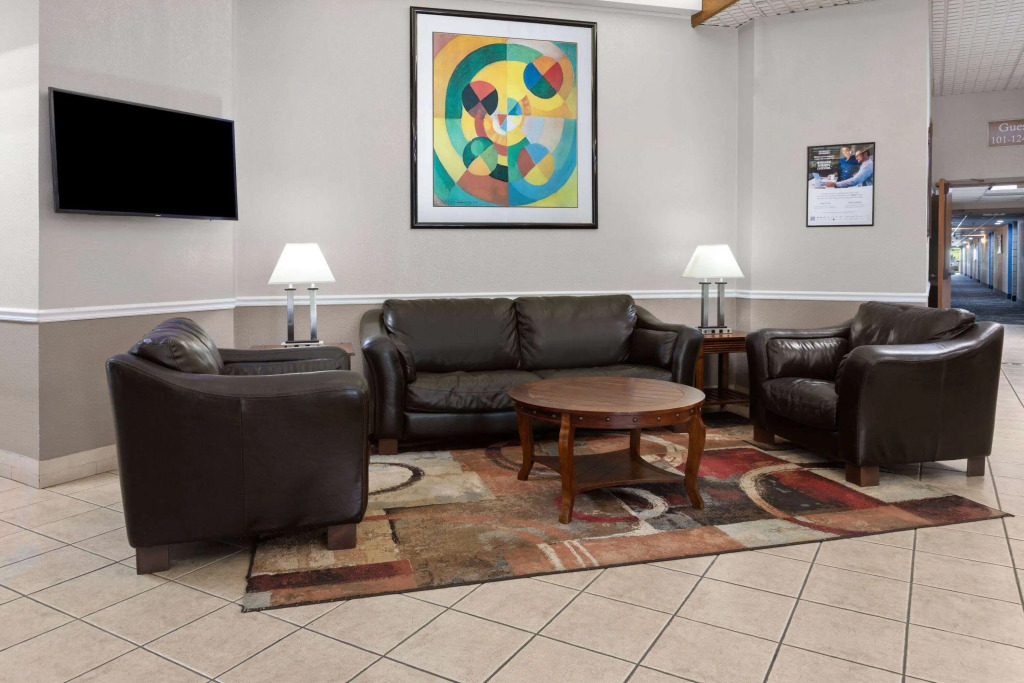 Baymont Inn and Suites by Wyndham Farmington, MO