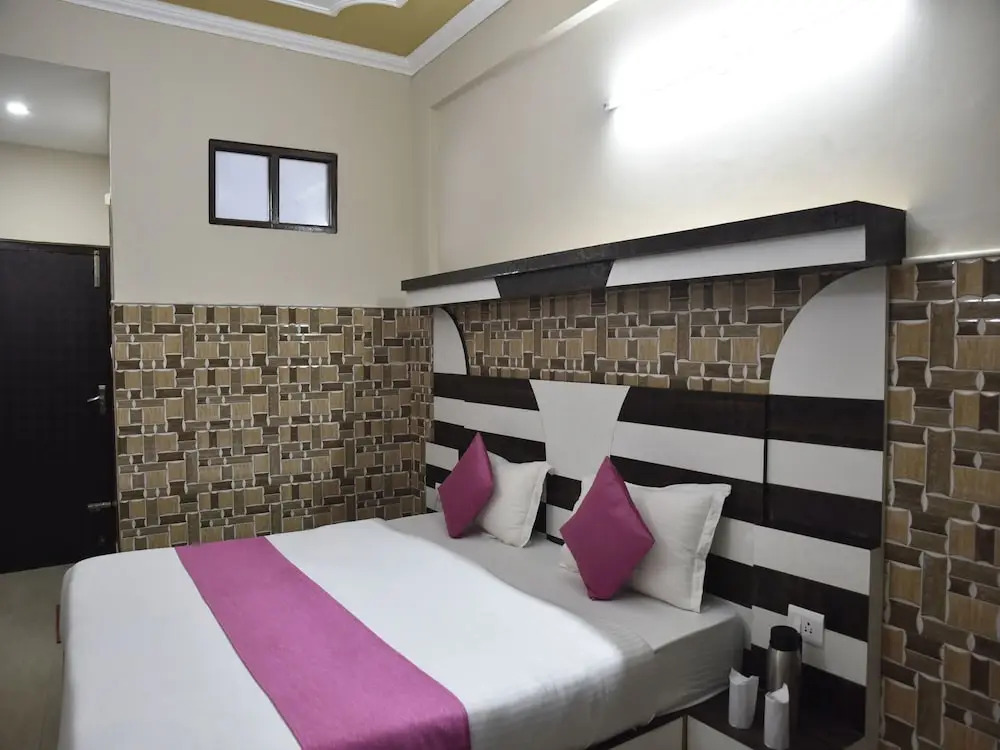 OYO 10155 Vijay International