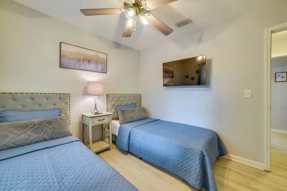 Tallahassee Home w/ Private Deck: 4 Mi to Downtown