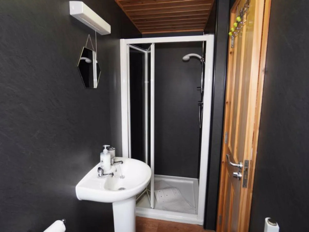 Loch Leven Lodge 11