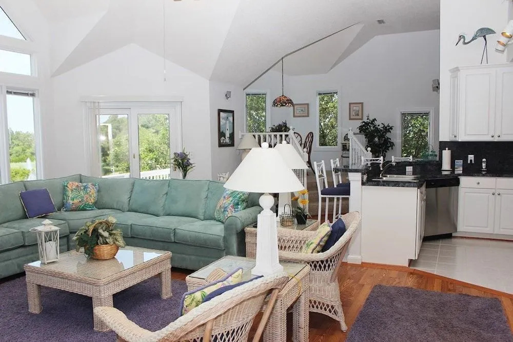 Ship's Chandler - 5 Br Home