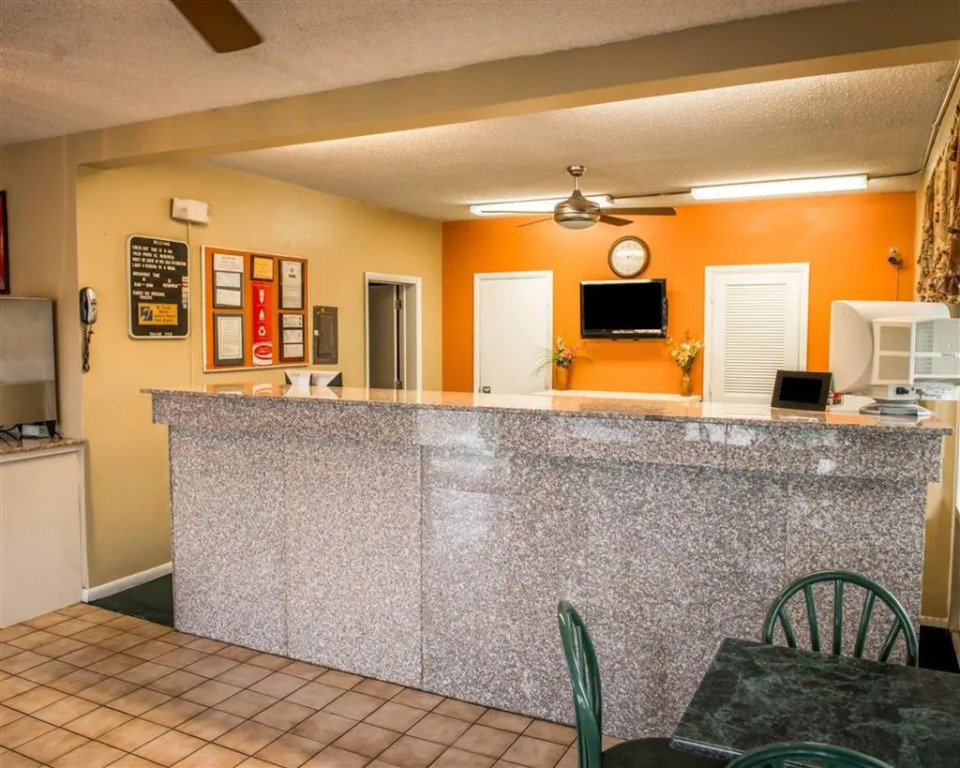 Econo Lodge Atlanta Virginia Avenue