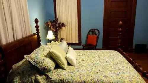 Springfield Arts Bed and Breakfast
