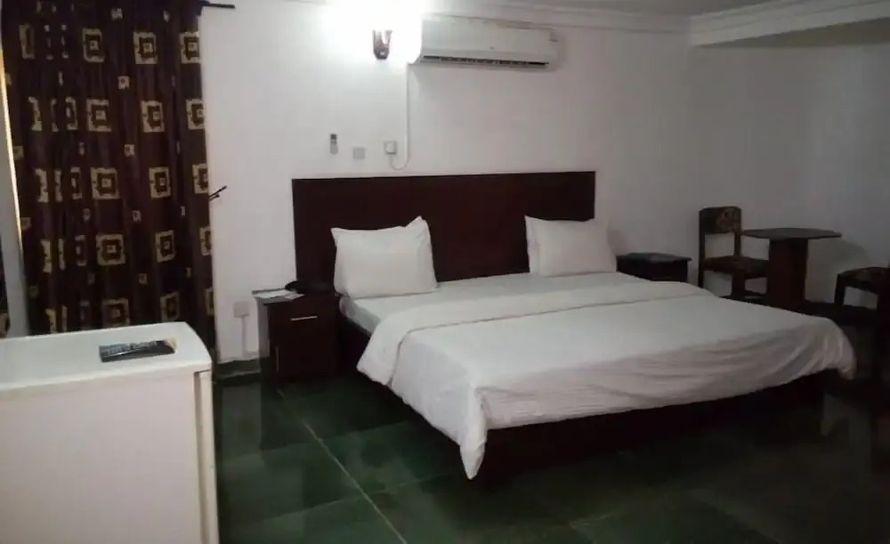 Nondon Hotels