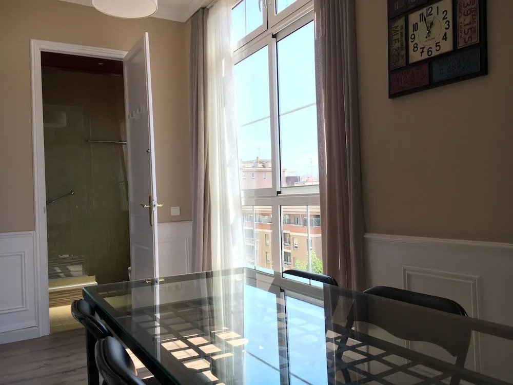 Apartamento Impecable Estancia Con Metro Delante