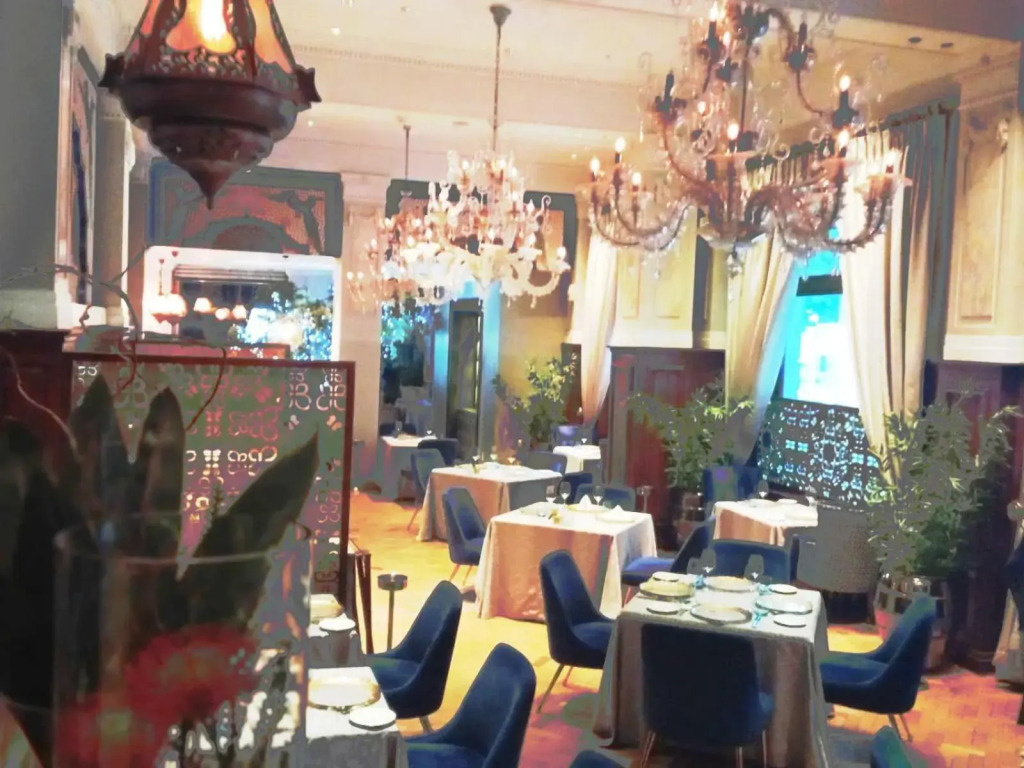 Taj Hotel Cape Town - luxury 5 star suites - very spacious with kitchenette, Lions Head views