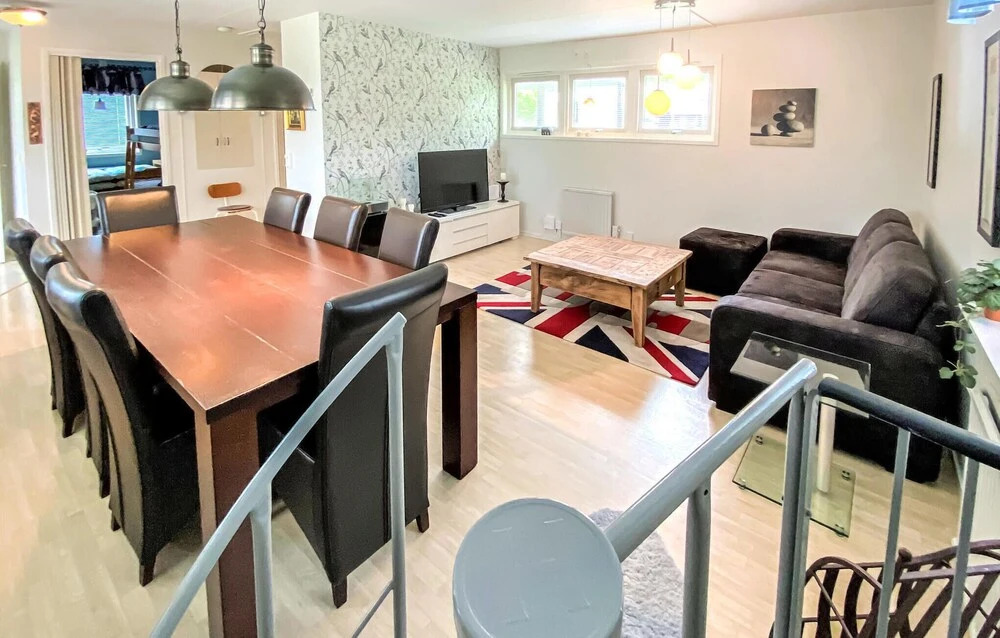 4 Bedroom Stunning Home In Örkelljunga