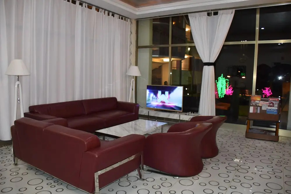 Ruth Hotel