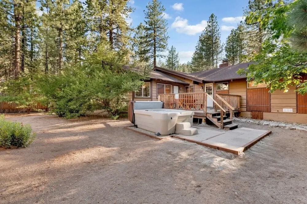 2049-summit Watch 3 Bedroom Home by RedAwning