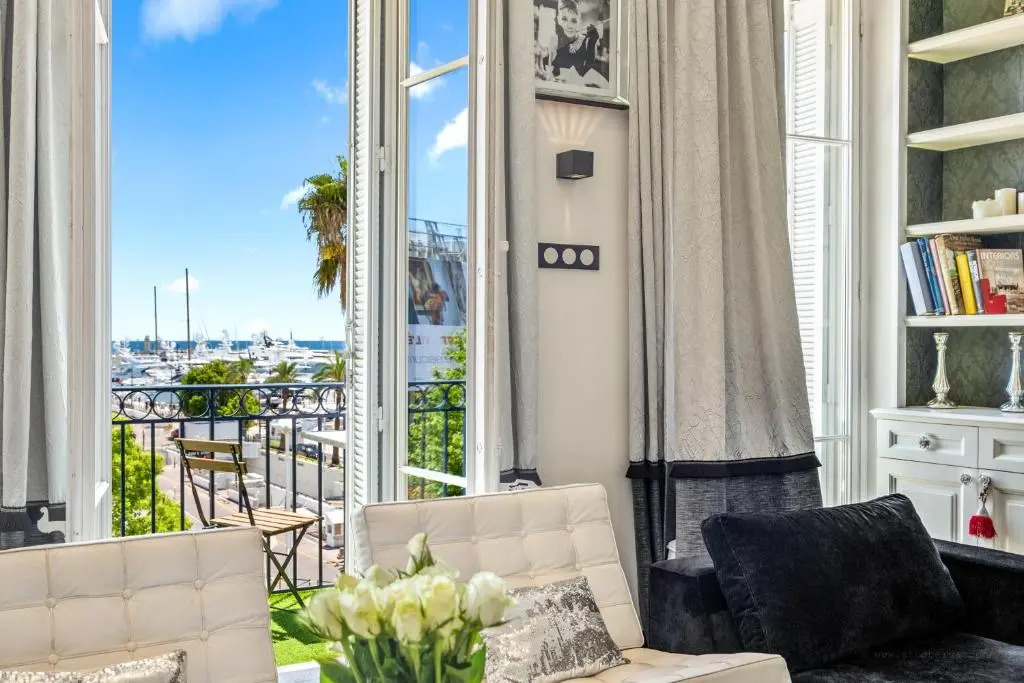 Croisette Luxury Waterfront