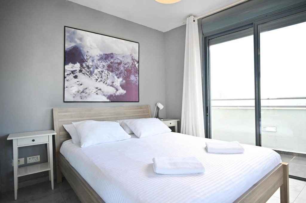 Amazing 2BR Duplex in the city center by HolyGuest