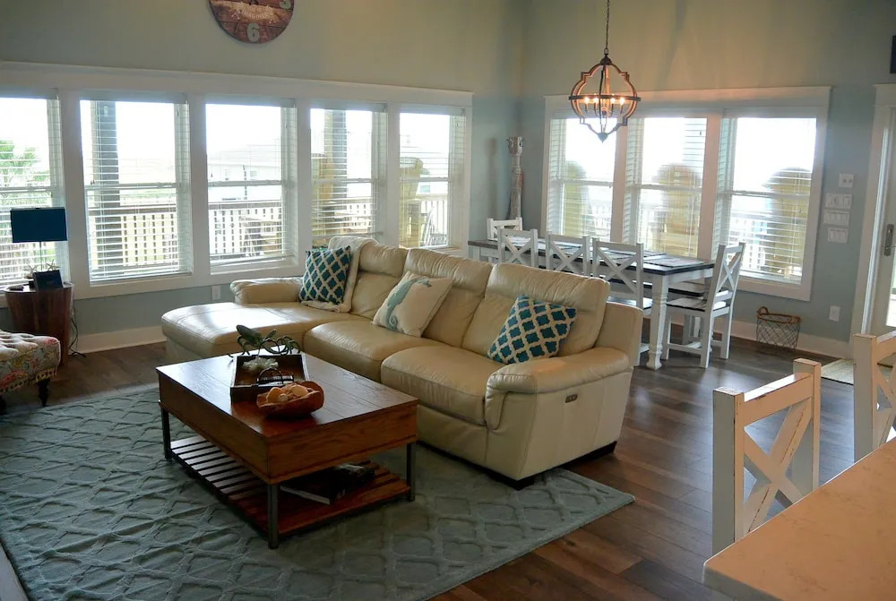 B As You Are 3 Bedrooms 3 Bathrooms Home