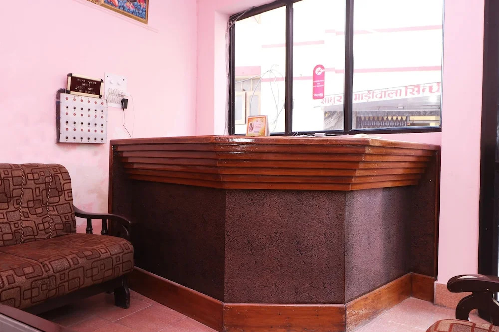 Oyo 24020 Megha Yatri Niwas