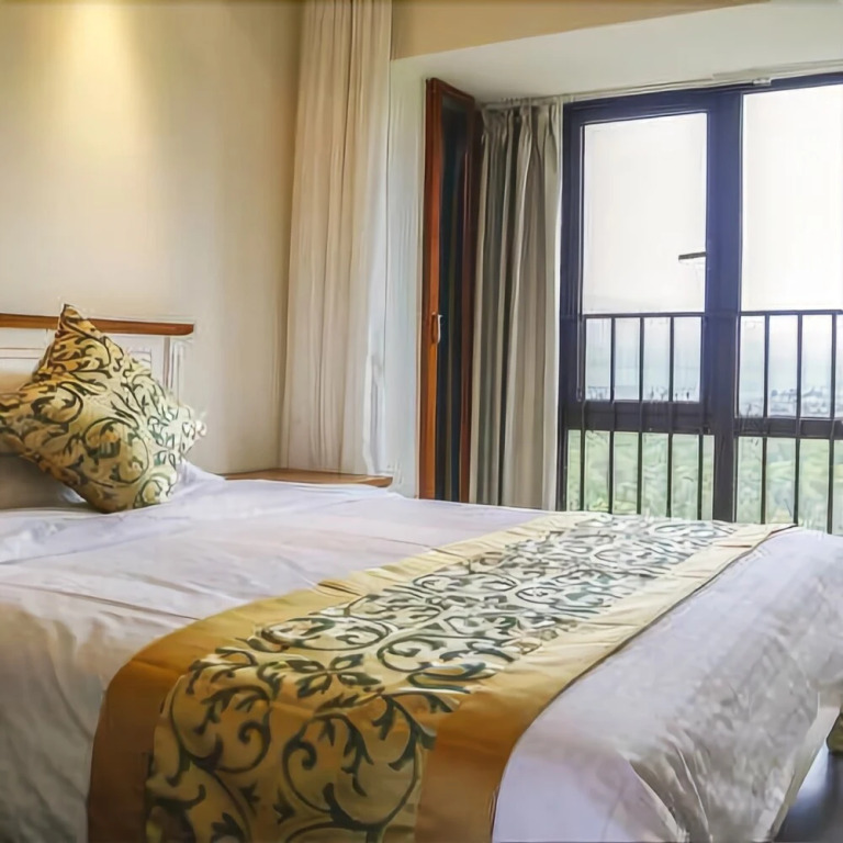 Fenghuang Shanshui Hongwan Sea View Holiday Hotel