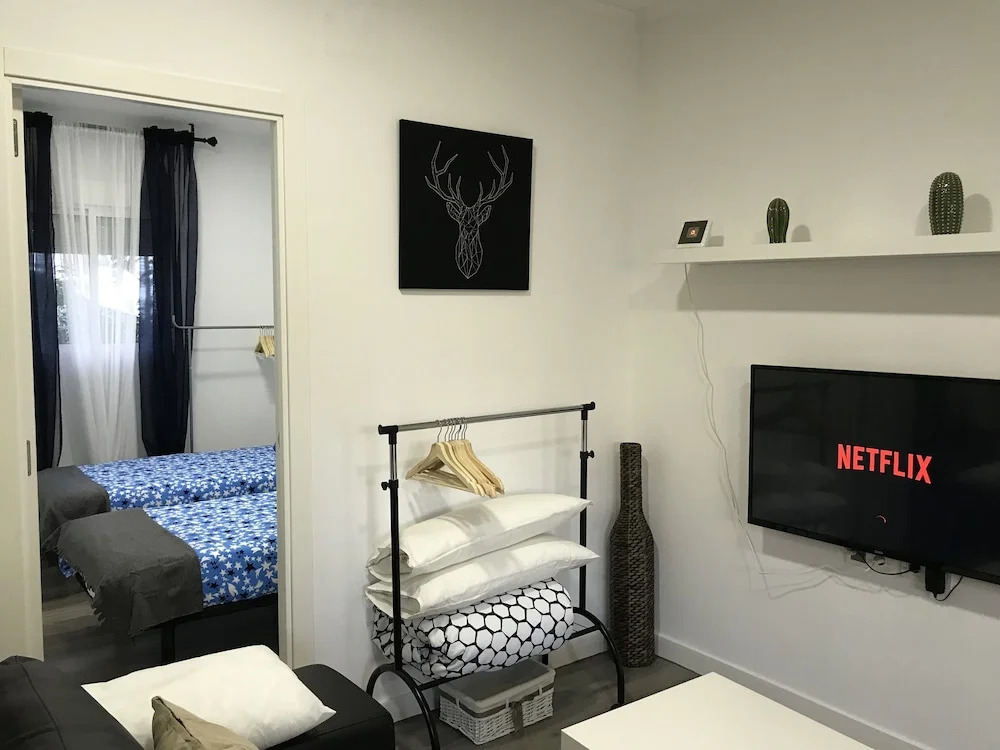 Apartment - Travel and Holidays Manoteras