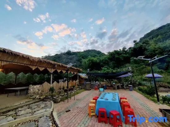 Yingde 25℃ Shizhu Homestay (Yingxi Fenglin Corridor Branch)