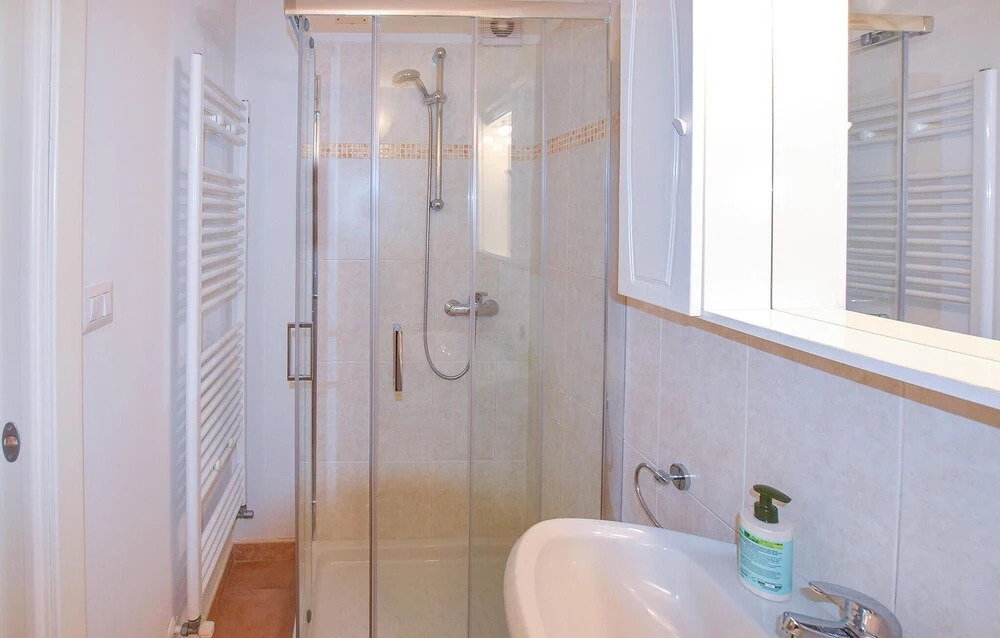 Beautiful Home in Castro With 2 Bedrooms