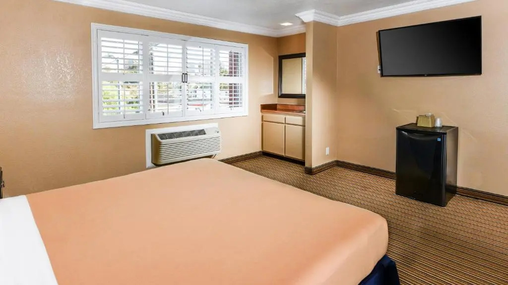 Hollywood Inn Express South