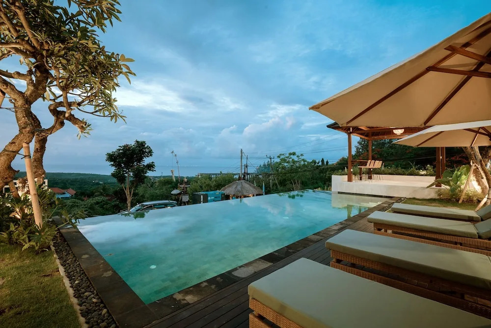 One Degree Sunset Hill Leisure