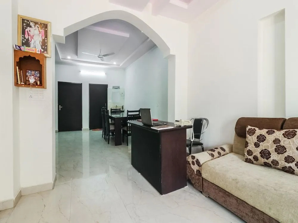 OYO 26863 Raj Villa
