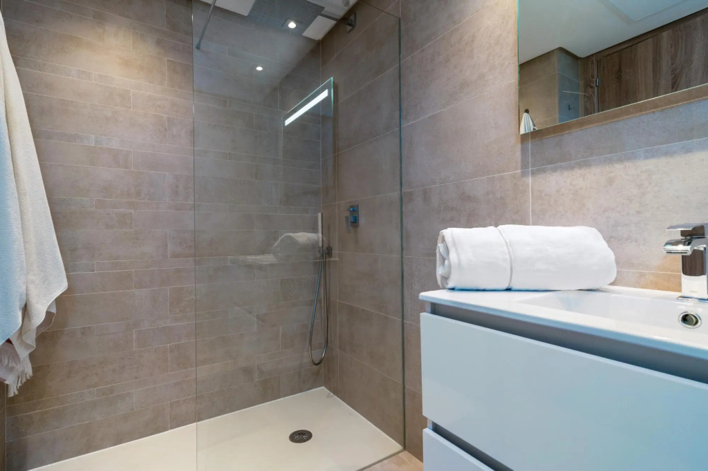 Luxury 3  bedroom Apartment with a Panoramic Sea V