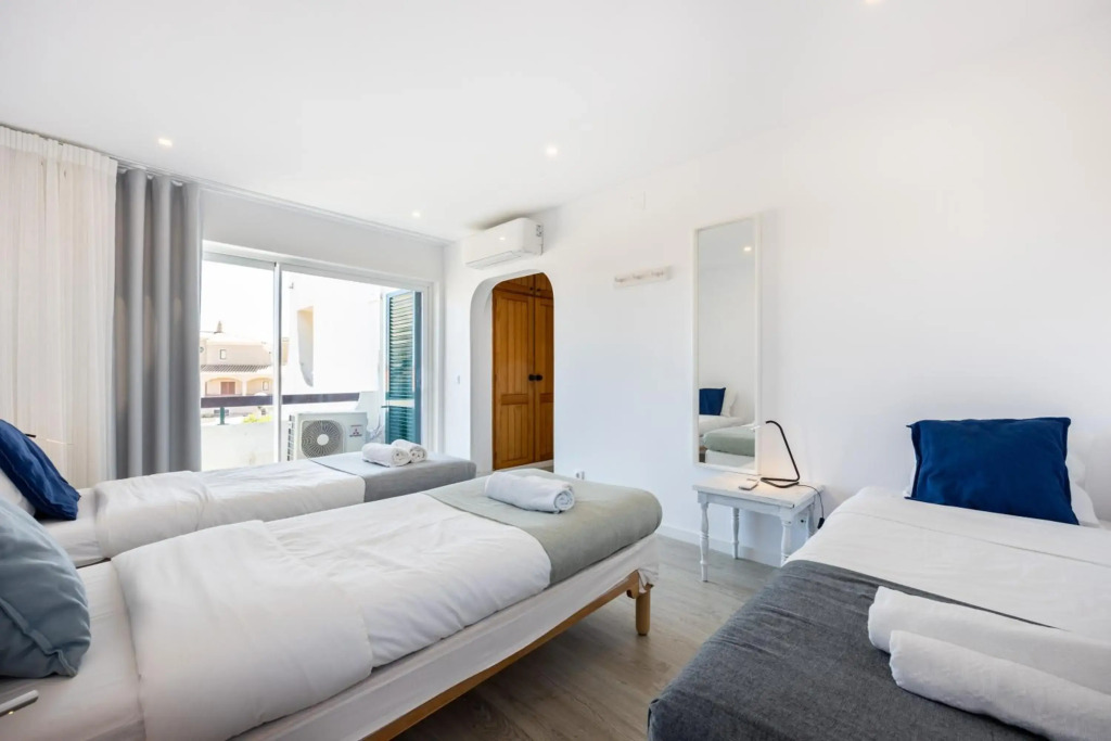 Apartment Julio Pomar, swimming pool