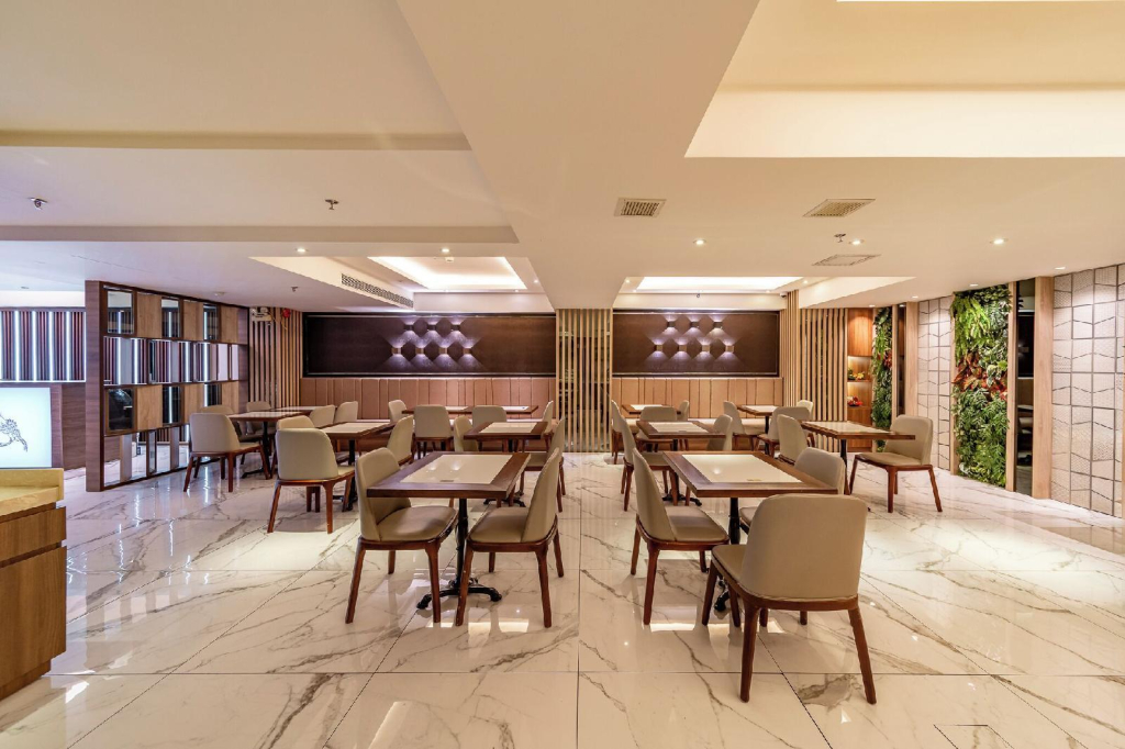 City Hotel 2