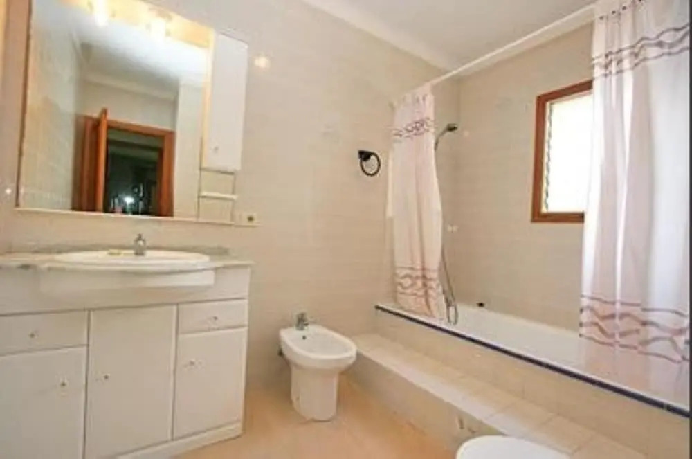 Villa - 5 Bedrooms with Pool and WiFi - 103974
