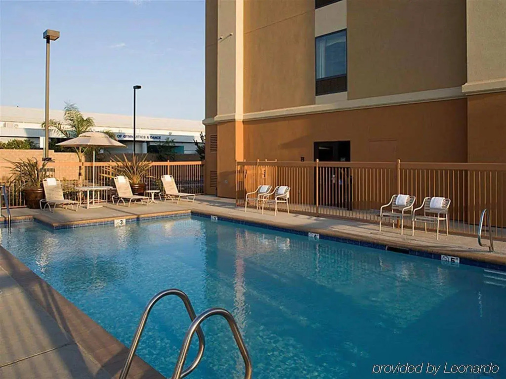 Hampton Inn & Suites Clovis Airport North