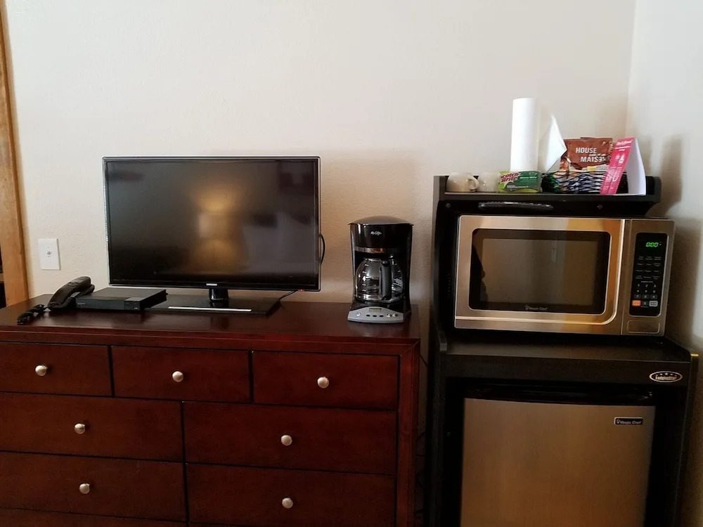 Getaway The Meadows 228a Hotel Style - Sleeps 4 Studio Bedroom Condo