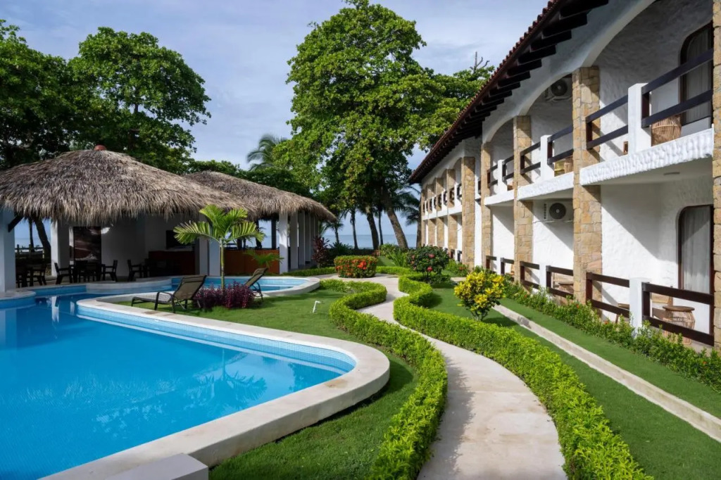 Fuego del Sol Beachfront Hotel