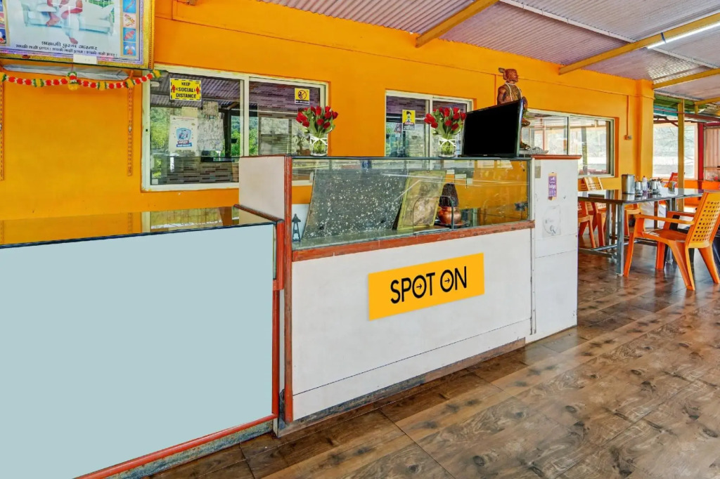 SPOT ON 70096 Hotel Shiv Shilpa