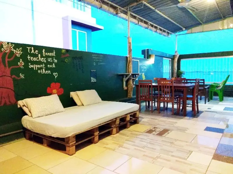 Oceanus Backpackers Hostel
