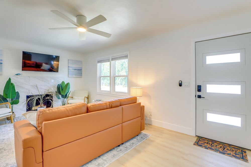 Private Hot Tub & Fenced Yard: Sleek Gulfport Home