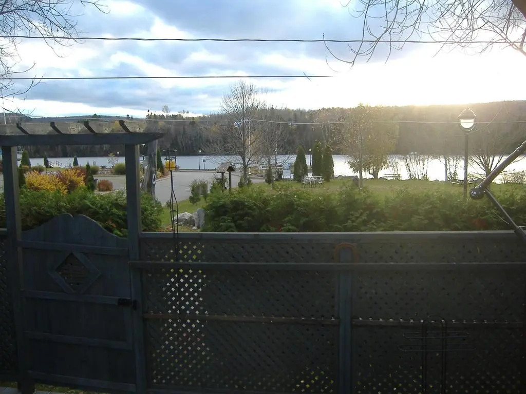 Le petit Manoir Spa et Vue sur rivière St Maurice
