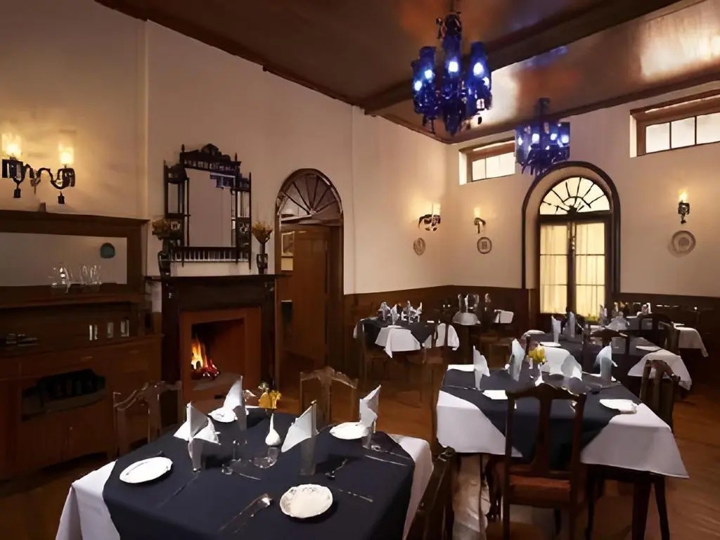 Kluney Manor