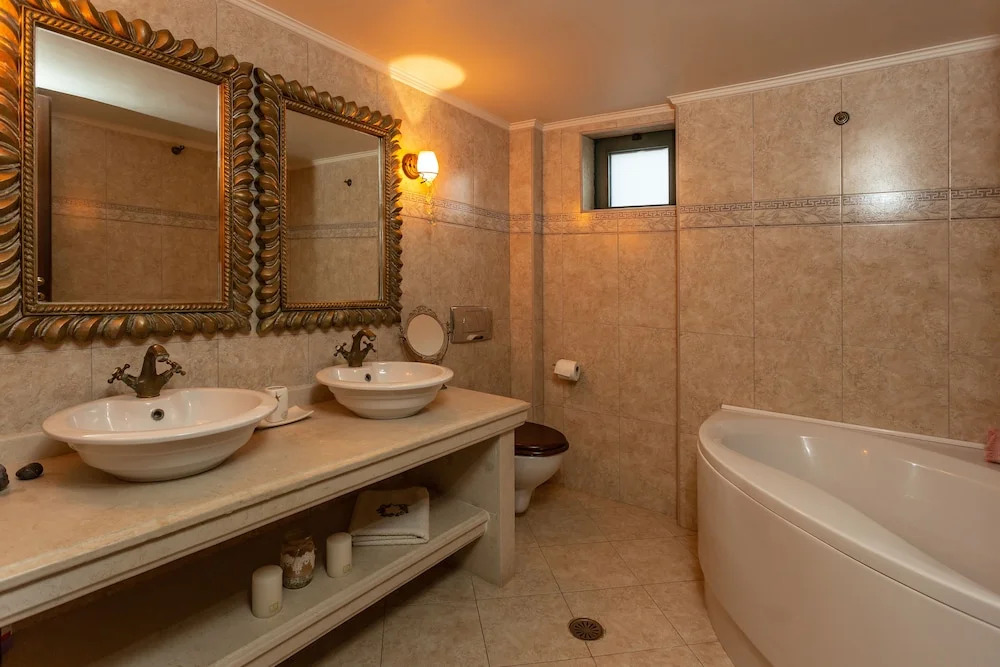 Luxury Villa Golden Crest with private pool