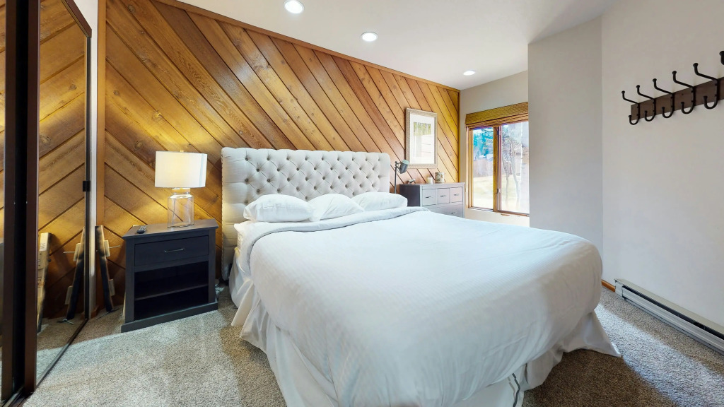 Snowcreek III #415 Condo
