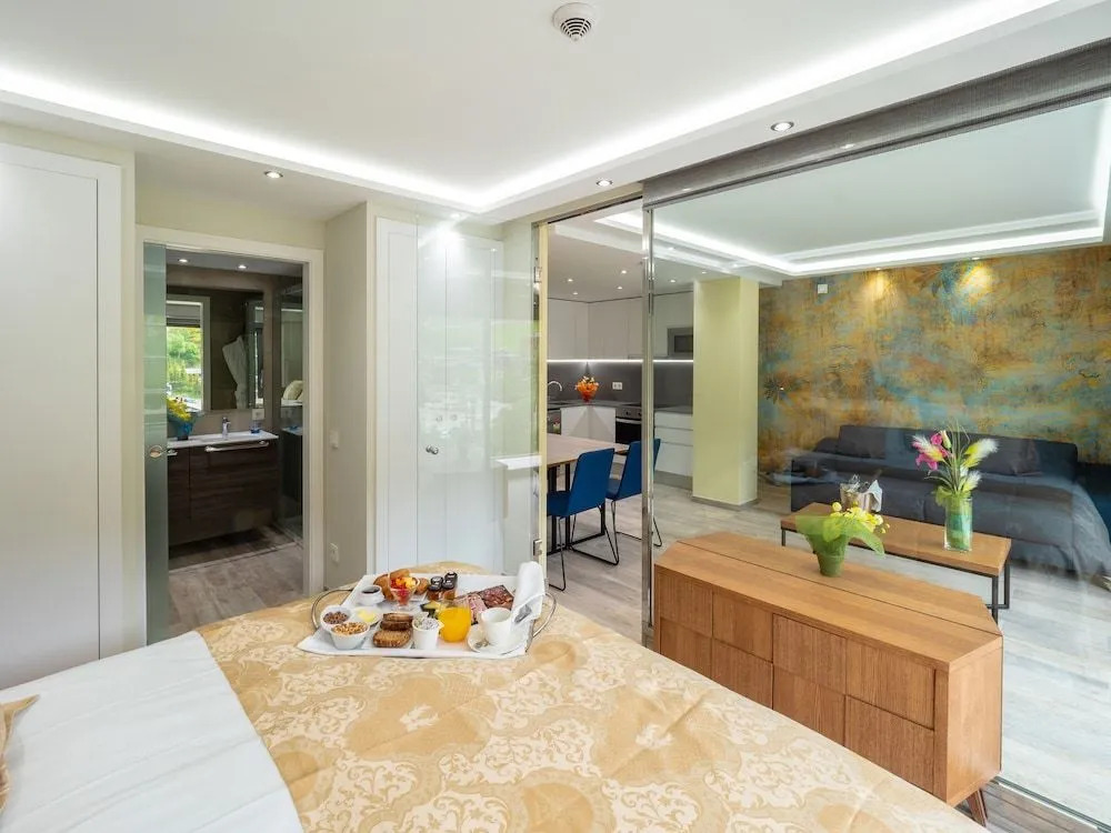 Aparthotel Esquirol