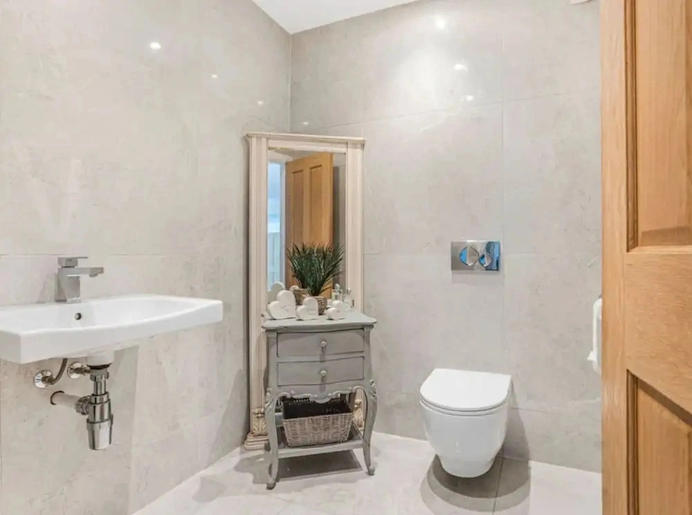 Mayrose House 6BR 4bath Luxe Spacious Retreat
