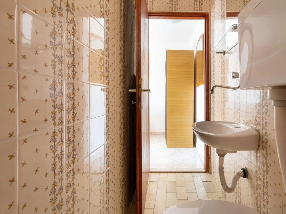 Simplistic Apartment in Okrug Gornji near Sea