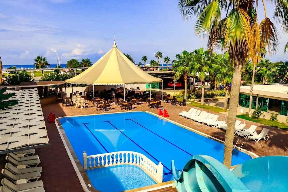 Grand Akca Hotel