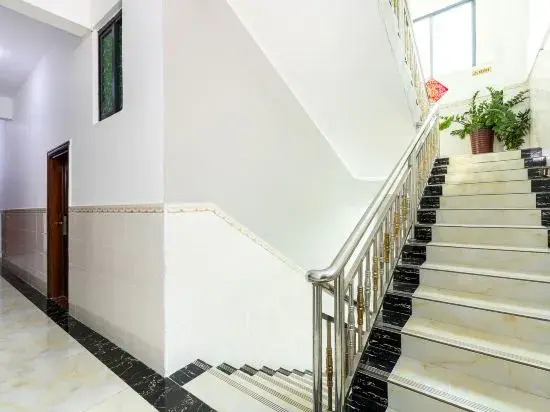 Leisure Travel Rent (Sanya Phoenix Airport Store)