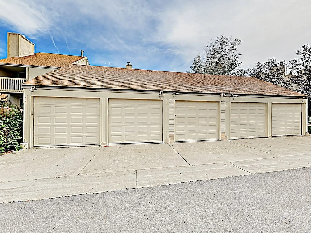 New Listing! Peaceful Villa W/ Loft & 2 Balconies Condo
