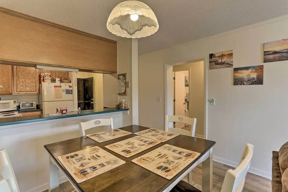 Walk to Ocean: Cozy Condo in North Myrtle Beach!