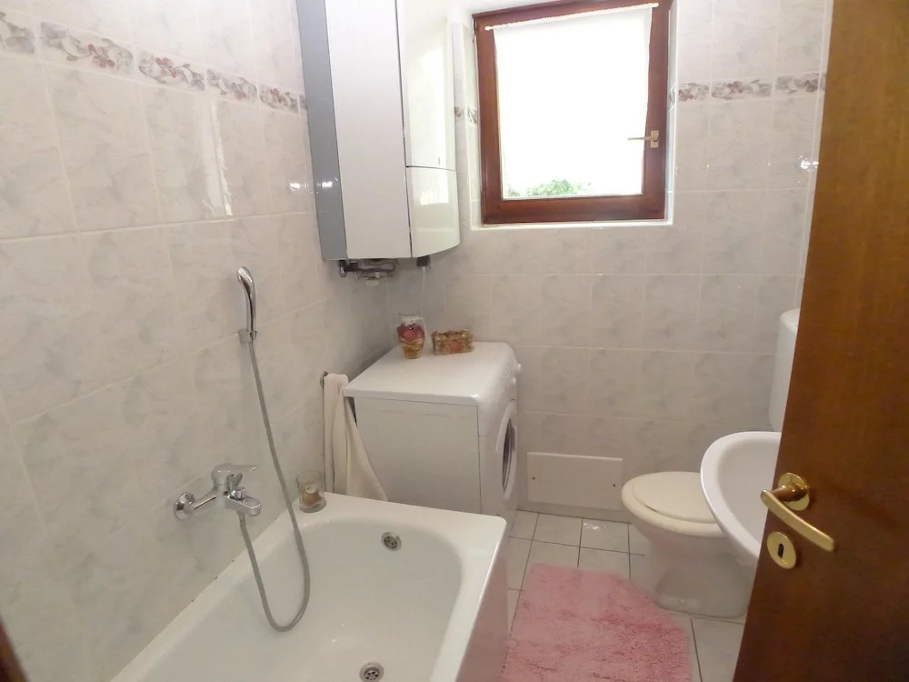 Four Person Apartment With One Bedroom Located Near Beach