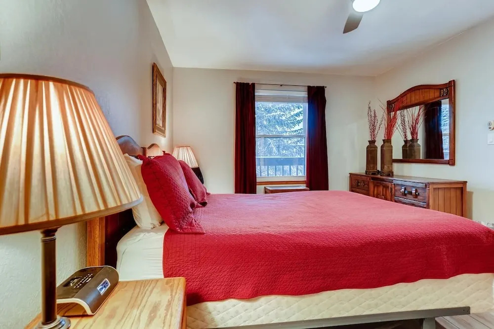 Mountainside  272h 2 Bedroom Condo by RedAwning