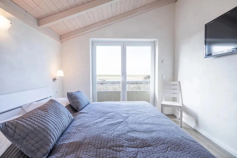 Exclusively Furnished 5-star Holiday Home With a Beach Chair Near the Beach